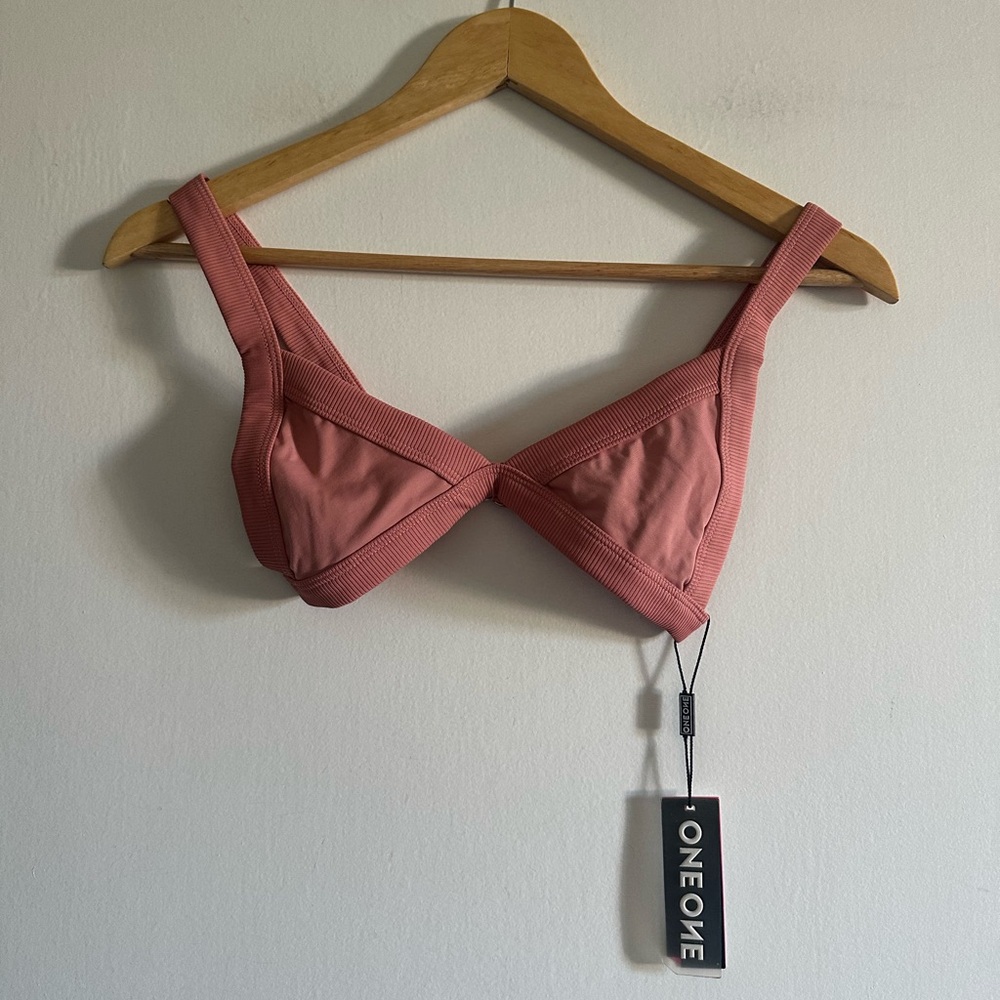 NWT ONEONE Light Pink Kameron Ribbed Hem Triangle Classic Bikini Top size Small